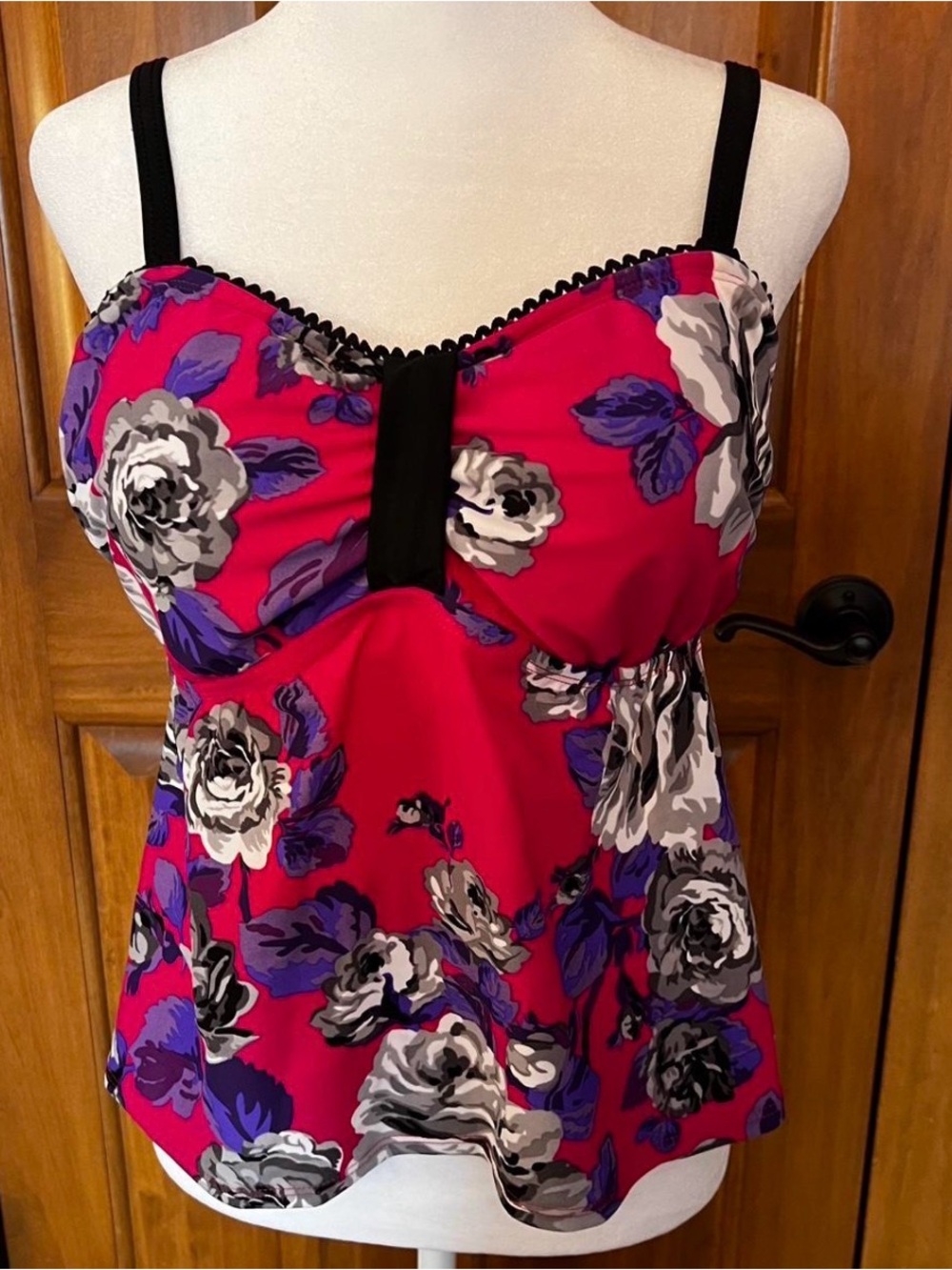 Xhilaration floral swim tank women’s size 2 NWT